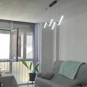  Apartamento Elvira 81